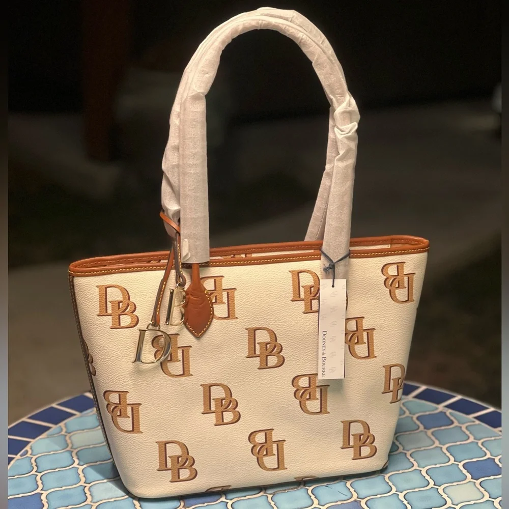 NWT Dooney & Bourke Monogram Tote - Picture 3 of 10